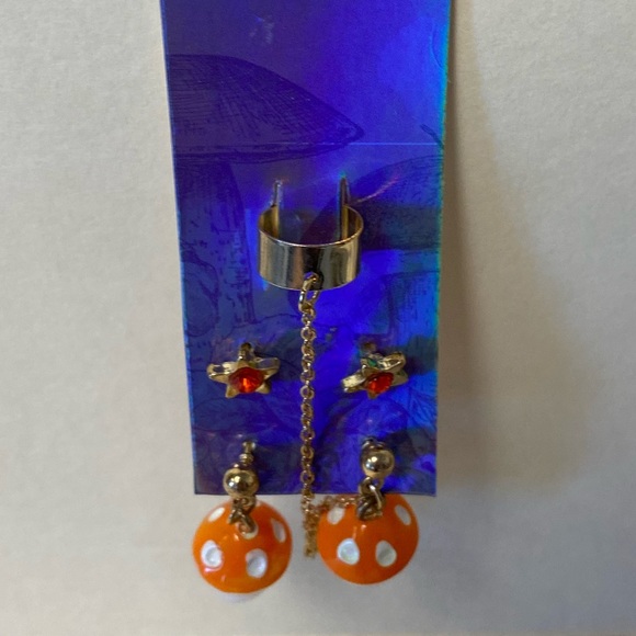 🆕 Pastel Mushroom Cuff Earring Set - Picture 1 of 9